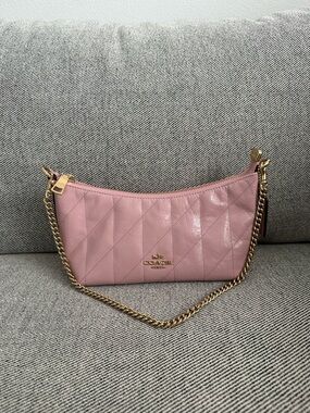 NWT Coach Caitlin Shoulder Bag With Quilting CDZ88 CARNATION Glazed leather